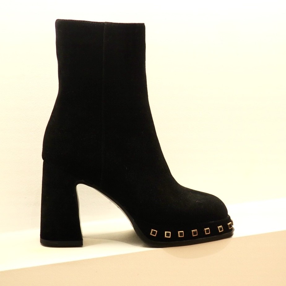 Bota caña media con remaches NOA HARMON